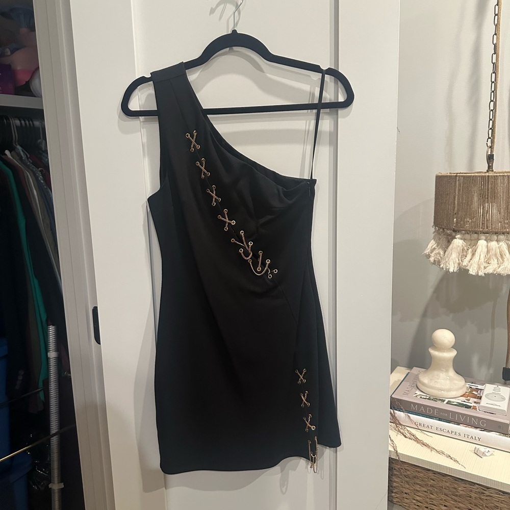 Elegant Black One-Shoulder Dress